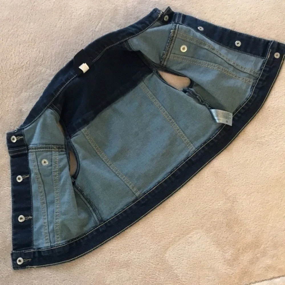 Genuine Kids from OshKosh Demin/Jean Vest Size 3T Dark Blue